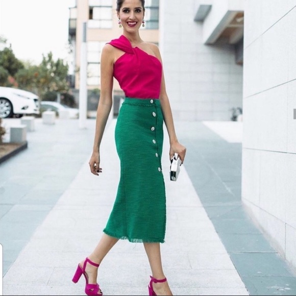 ZARA PENCIL TWEED SKIRT WITH RHINESTONE BUTTONS - Picture 4 of 12